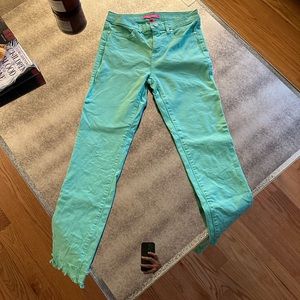 Size 2 Lilly Pulitzer light green jeans! Beautiful color!!